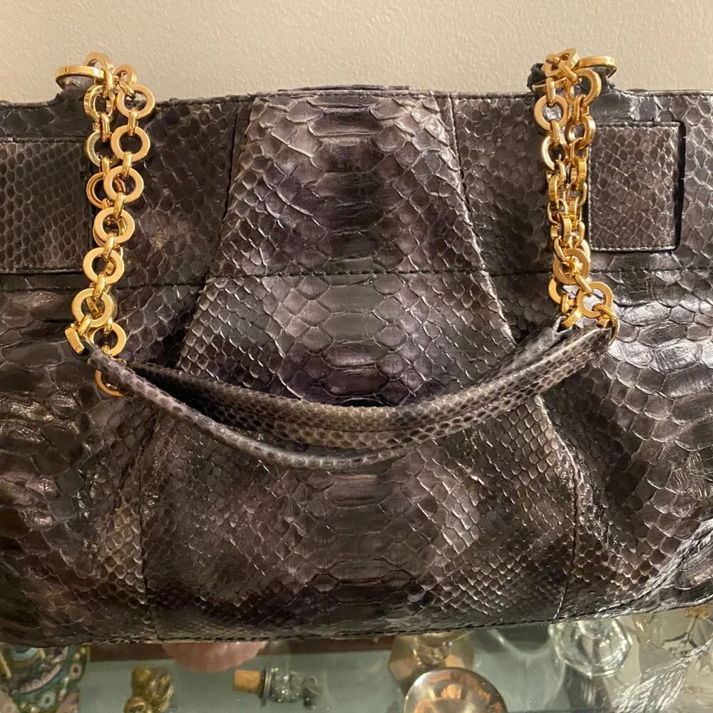 Ferragamo Python Soft-Bag - Picture 9 of 16